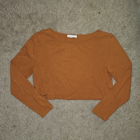 Forever21 Cropped Tee - Picture 2 of 6